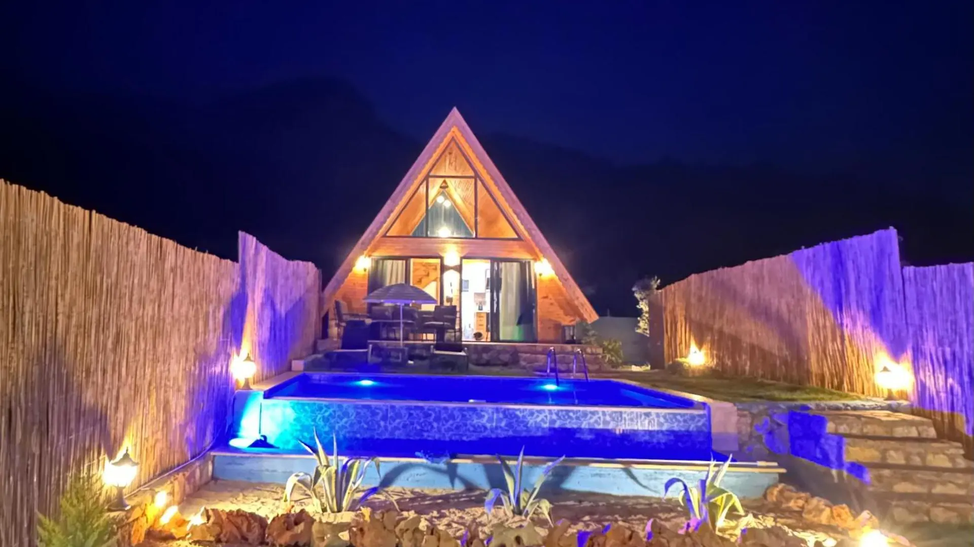 Villa Yildizlararasi contacts